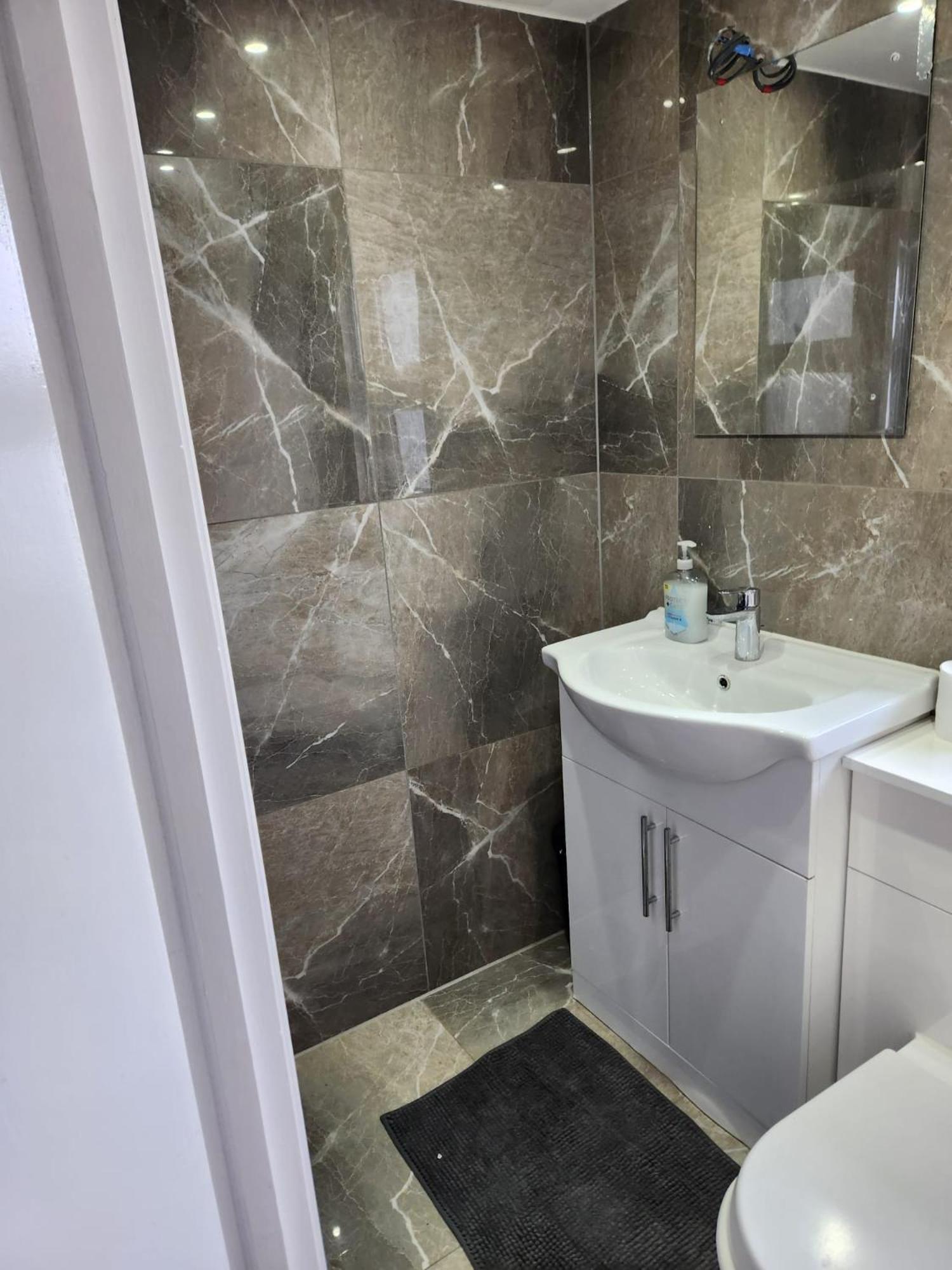 The London En-Suite Ilford Bagian luar foto